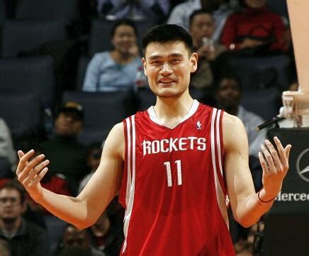 姚明入选篮球名人堂 成首位获此殊荣的中国人_手机凤凰网