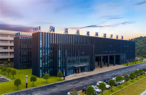 萍乡市安源区一行领导莅临考察广东科技企业孵化器防静电产业园