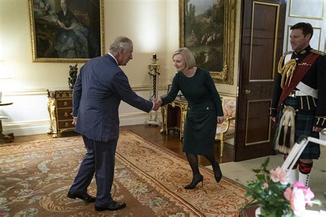 特拉斯或将创造历史：英国史上最短命的首相|首相|特拉斯|杰里米_新浪新闻