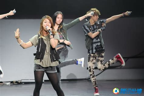 SM新女团团体照公开，f(x)后再推4人团 51韩团 – 韩国娱乐、韩国女团、韩国男团