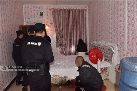 广东村民家中建“KTV” 16名男女吸毒被抓现场[组图]_图片中国_中国网