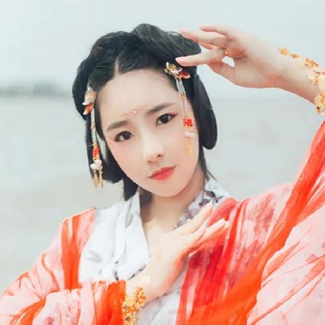 姓瑶的古风头像女生