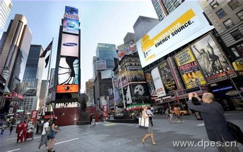 第一个入驻纽约时代广场的中国品牌，凭什么是名创优品？ - C2CC传媒