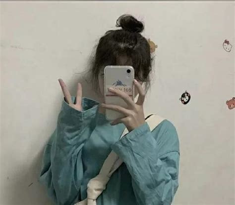 头像温柔不挡脸女生