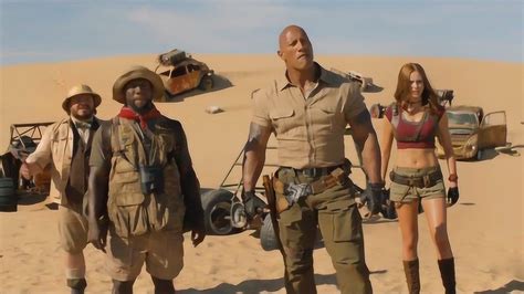 2020最新奇幻动作大片 巨石强森最新冒险电影 在沙漠中遭到鸵鸟攻击