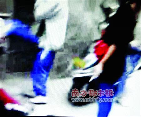初三女生被打视频现网络 网友自发组织调查(图)-搜狐新闻
