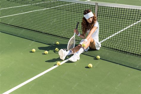 网球与网球拍近景特写45749_健身运动_人物类_图库壁纸_68Design