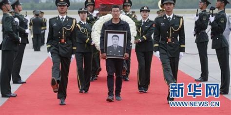 2016年中国无战事 但有超过30名军人为国牺牲(图)_手机新浪网