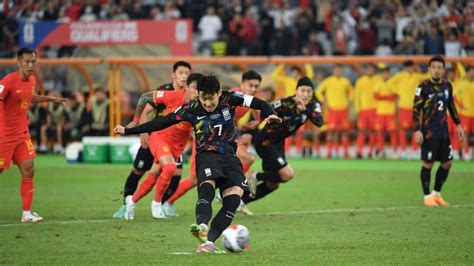 中韩足球比赛宣传海报图片下载_红动中国