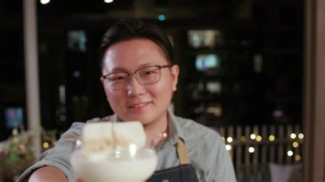 调酒师教你调酒的正确方式，新加坡家庭酒吧夫妻：这里是我的快乐天地_凤凰网视频_凤凰网