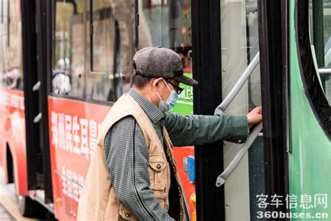 老年人乘坐公交需要注意哪些？-社会关注-广东泰成逸园养老院