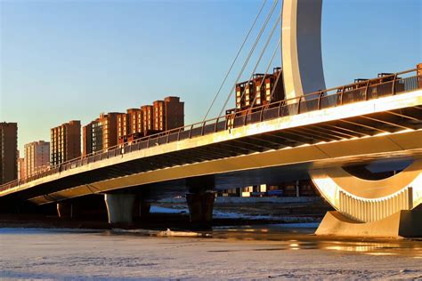 张掖新增一地标建筑—皓月桥，设计风格现代前卫值得一游__凤凰网