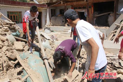 甘肃地震重灾区村民：地震时土像喷泉一样喷上去-当宁消防网