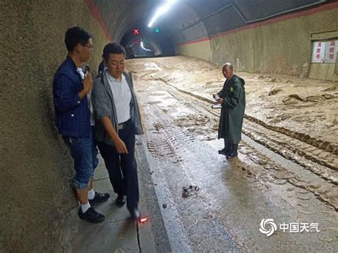 怀化辰溪境内一隧道发生突泥突水事故 数百台车被困(第二页) - 焦点图 - 湖南在线 - 华声在线
