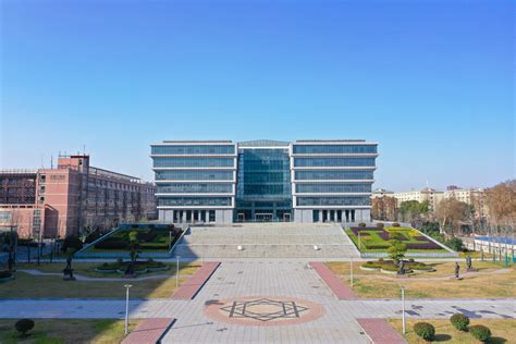 学校风景-湖北工业大学