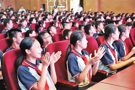 法律课堂进校园 普法教育助成长-舟曲县人民政府