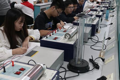 2022年河南省骨干教师初中物理培训班开班-物理与电子信息学院