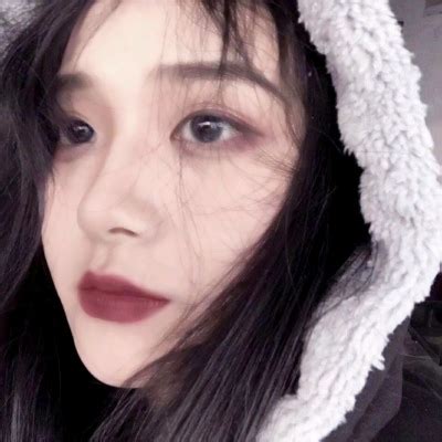 温柔丧气照片女生头像