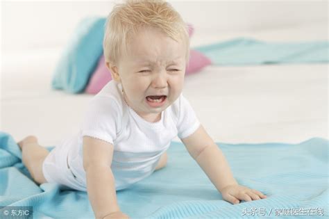 婴儿夜哭化解的方法（宝宝晚上睡觉总是哭闹）-幼儿百科-魔术铺