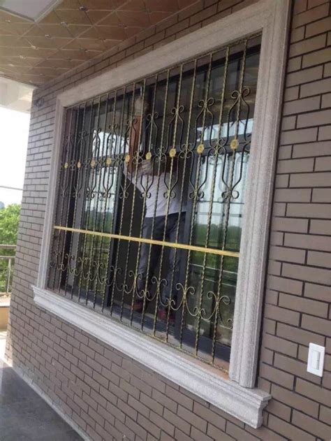 【防盗窗]杭州市余杭客户定制的铁艺护栏安装实例电话13250808718-阿里巴巴