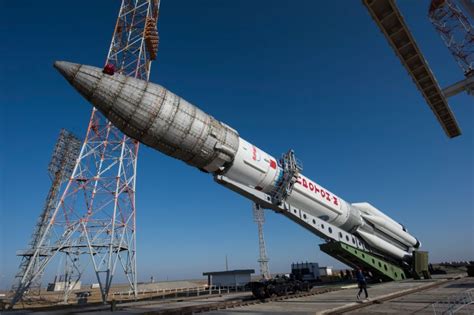 俄罗斯质子-M 火箭已经竖起，将于 7月21日发射“科学”号实验舱__财经头条