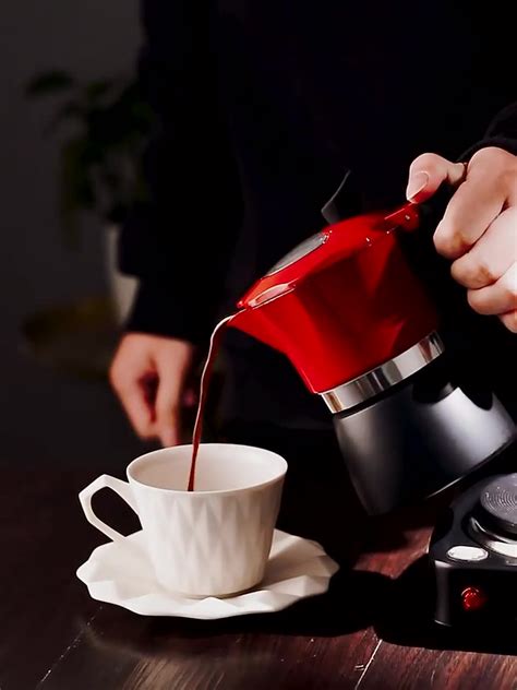 解析摩卡壶的正确使用方法原理 教你如何用摩卡壶如何煮出咖啡油脂 中国咖啡网