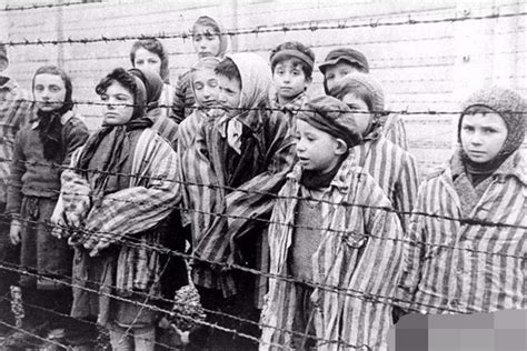 纳粹统治下的珍贵照片：犹太女人被逼疯，人体实验室让人胆寒！|纳粹|犹太|德军_新浪新闻