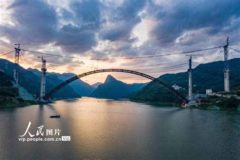 广西河池：天峨龙滩特大桥建设正酣 - 当代先锋网 - 国内