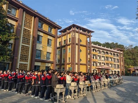 开学日，渭滨中学全体学生顺利返校-西部之声