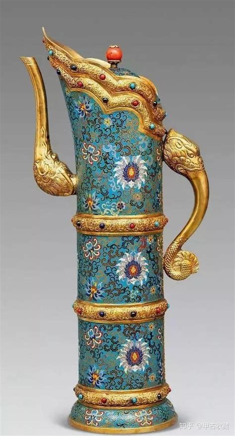 景泰蓝，又称“铜胎掐丝珐琅”，是一种在铜质的胎型上