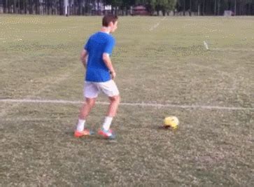 足球教学视频——正脚背射门
