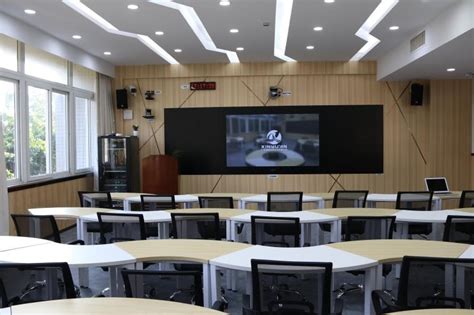 广州学校多媒体教室装修效果图片_装信通网效果图