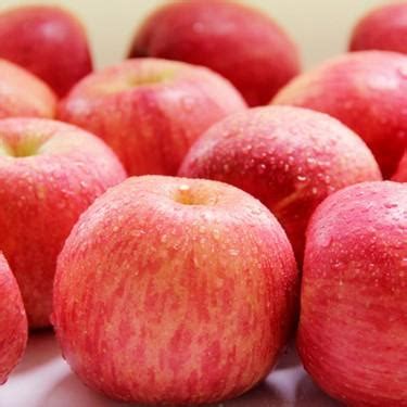 烟台大苹果批发价格 红富士苹果多少钱1斤 85栖霞红苹果出库价格