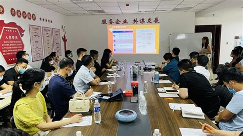许昌市工商联、市企业家协会联合举办 企业网络直播销售培训班