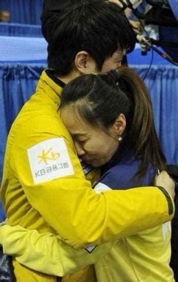 韩国冰壶运动员金智善现状：曾是富二代，现嫁中国小伙很幸福！
