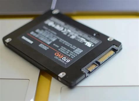 十大热门固态硬盘SSD排行榜（2022） - 固态硬盘哪款好 - 值值值