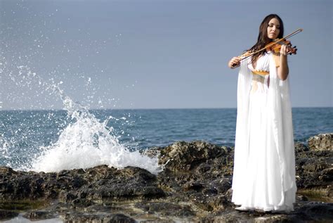 女孩拉小提琴素材图片免费下载-千库网
