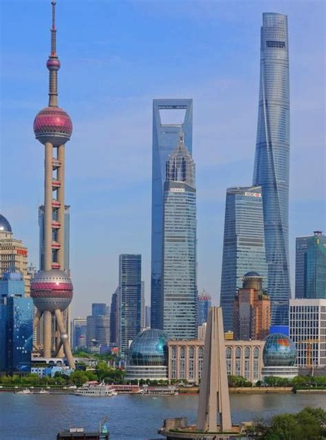 上海在建第一高楼“上海中心大厦”攀顶632米 刷新沪上天际线 | 北晚新视觉