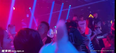 灯红酒绿图片