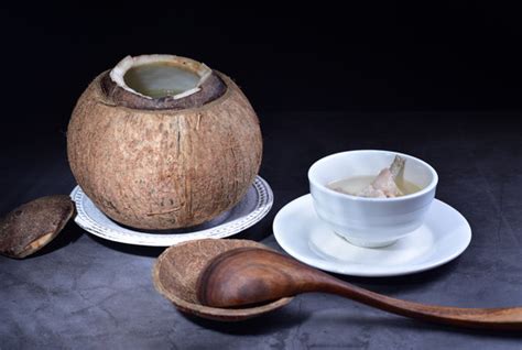 椰子煲鸡汤的具体做法-椰子煲鸡汤的要怎么做？要详细做法…