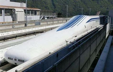 中国磁悬浮列车天下皆知！为何没在全国普及？却大力发展高铁？