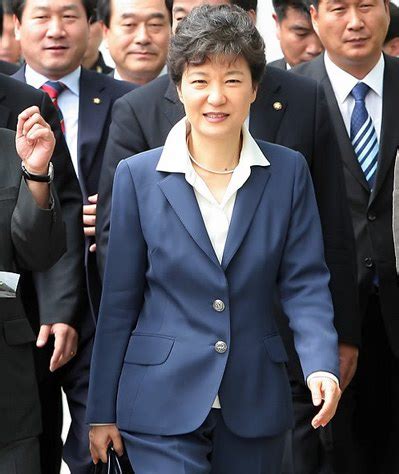 韩国新总统尹锡悦：一个检察官的“AB面”_凤凰网资讯_凤凰网
