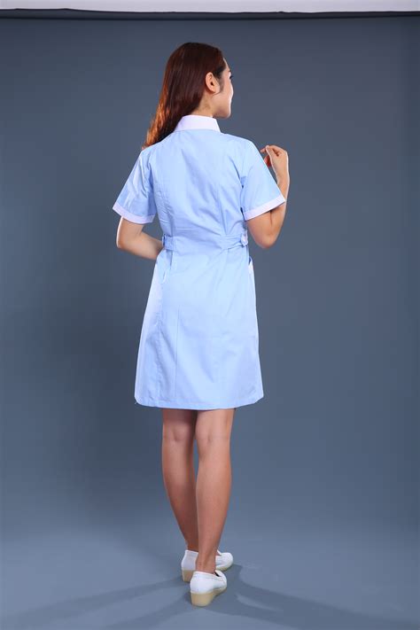 浅蓝色护士制服-仟龙医疗