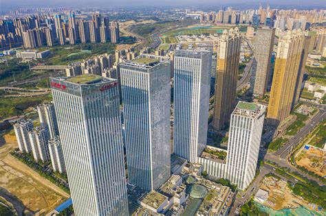 中国“绿都”南宁，200米摩天大楼随处可见，会成为中国西南中心吗？_路灯摄影_新浪博客