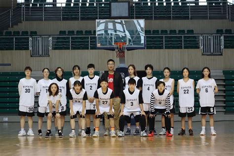校篮球队参加区阳光体育大联赛篮球赛获第三名佳绩-上海市敬业中学