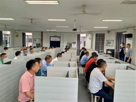 首期道路运输企业安全员考试圆满完成-浙江交通技师学院