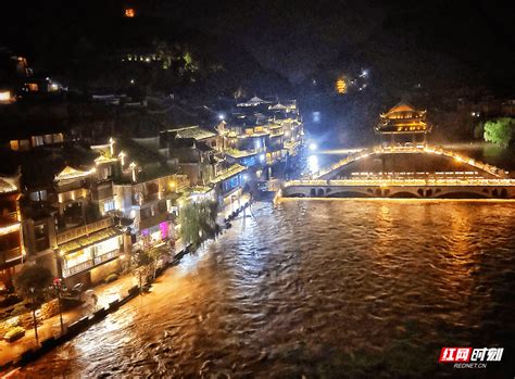 湘西突降暴雨凤凰古城局部被淹 未来十天南方降雨日数多-新闻频道-和讯网