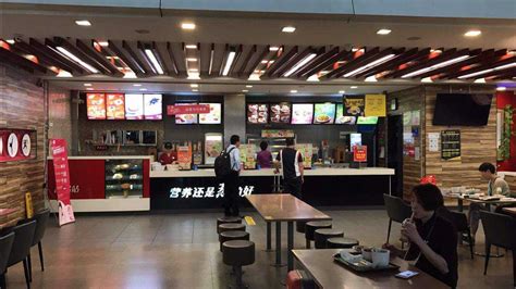 20张快餐店效果图，让你知道如何装修小型餐饮店-中国木业网