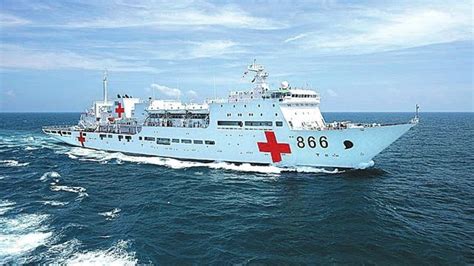 南沙海域，解放军新型医疗船入列！_凤凰网