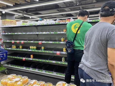 上海浦东今日封控，部分超市一夜之间被抢空